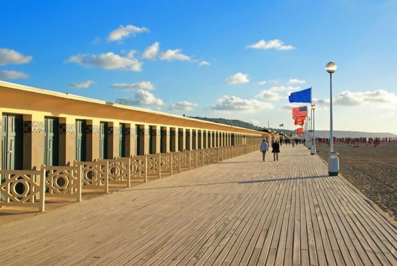 Echappee Chic - Balcon - 150 M Casino Deauville & Plage Exterior photo